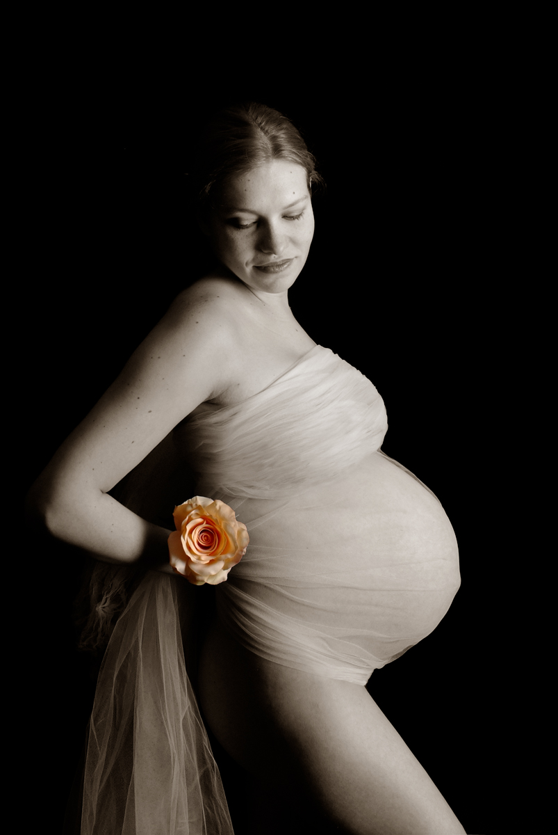 Pregnant Couple Pictures 30